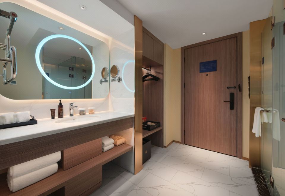 觀景行政雙床房（65寸可投屏+小冰箱＋加熱毛巾桿）