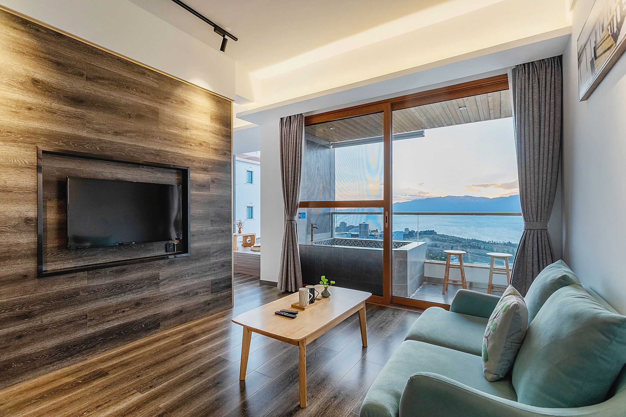 若见·全湖景露台泡池家庭套房