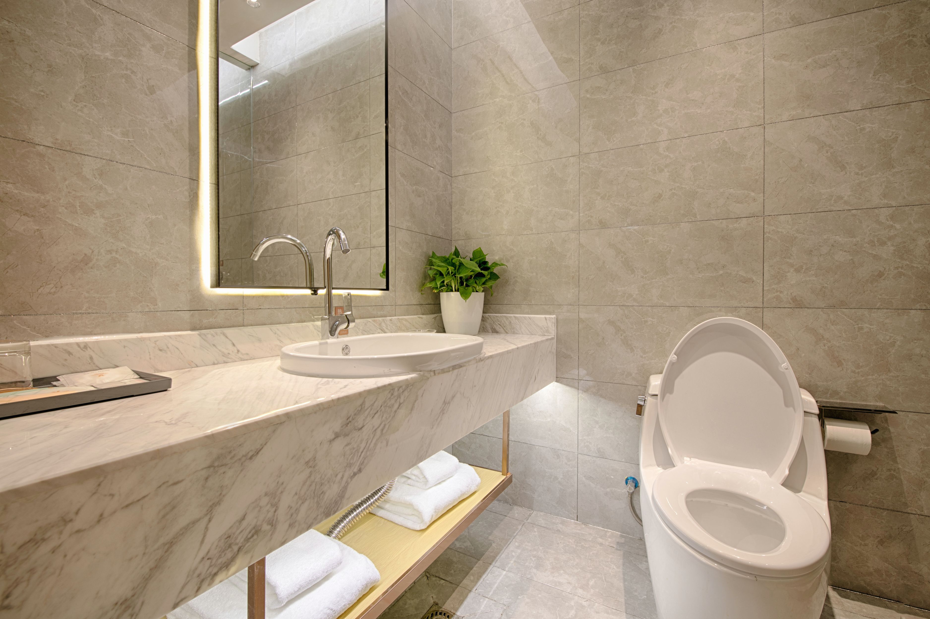 豪华大床房【手机投屏+深睡床品+小冰箱+落地窗】