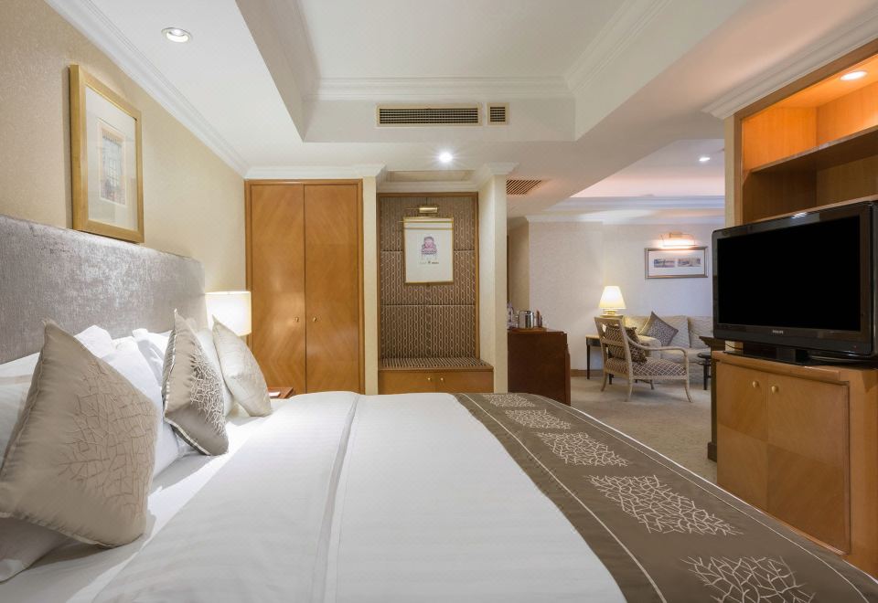 Crowne Plaza QingdaoCrowne Plaza Deluxe Room