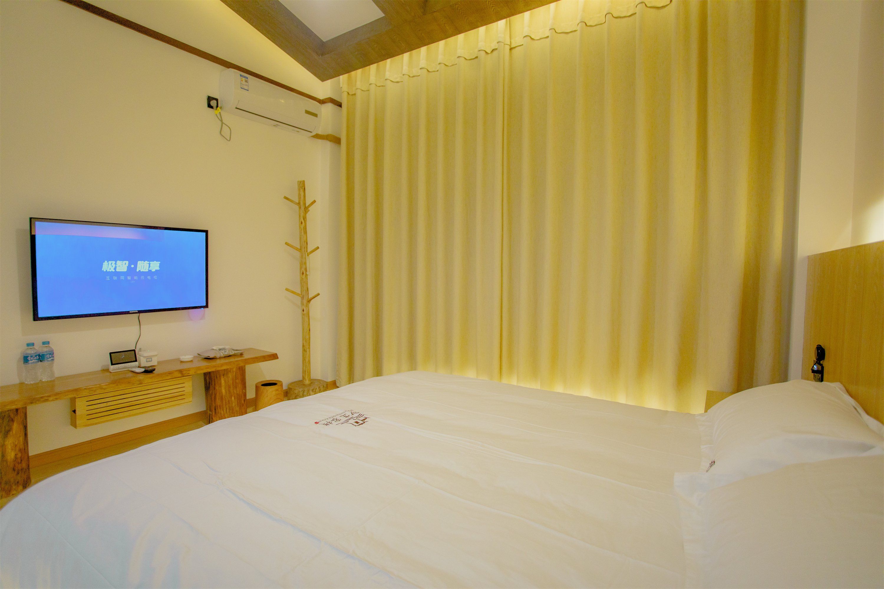 简约阳光大床房