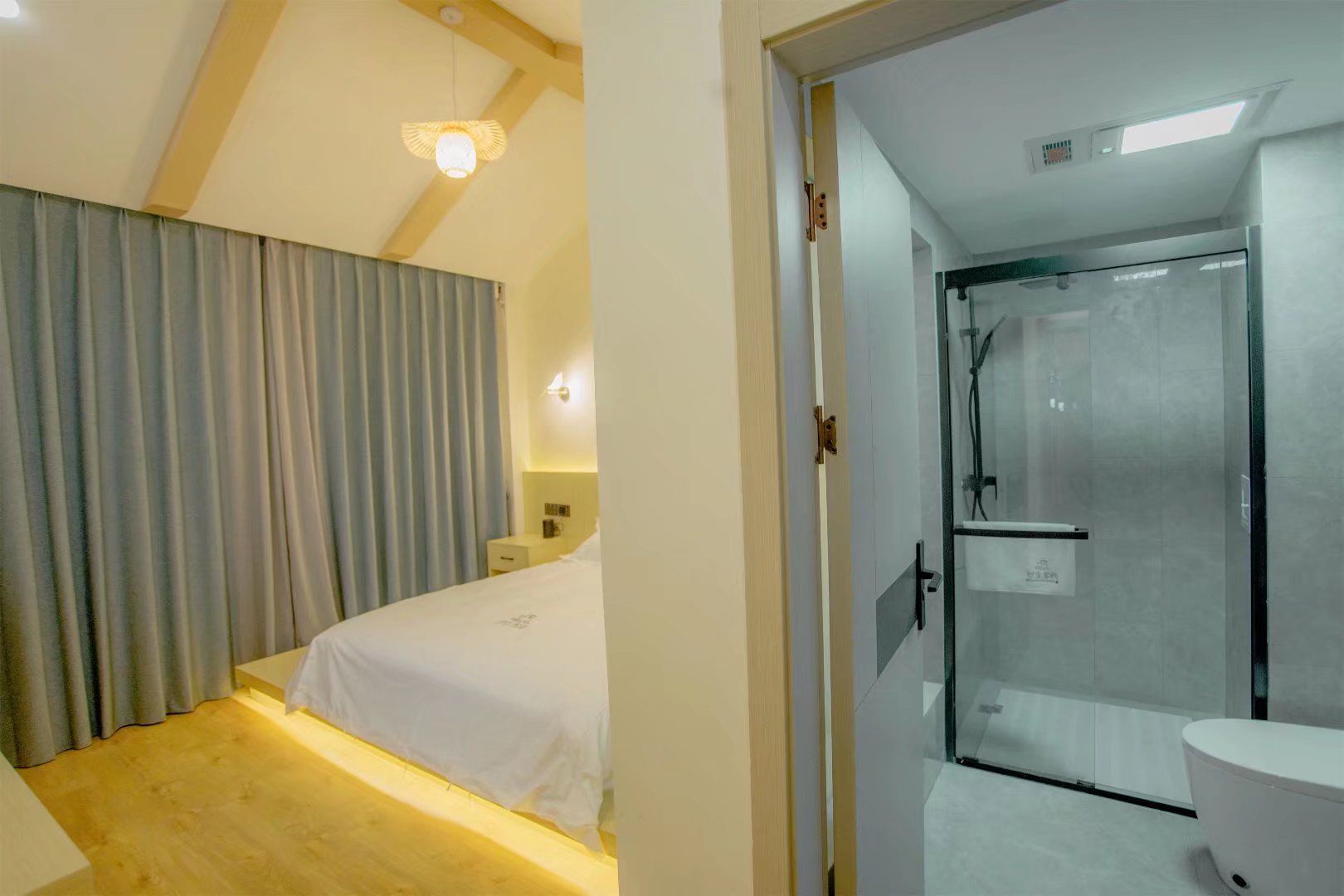 特惠阳光大床房