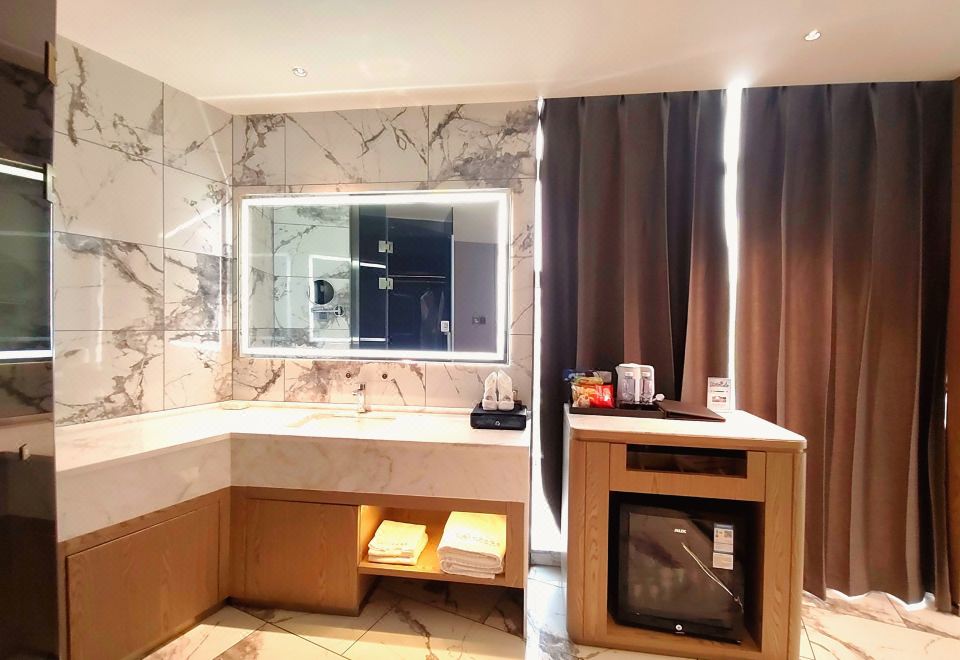 智能豪华大床房