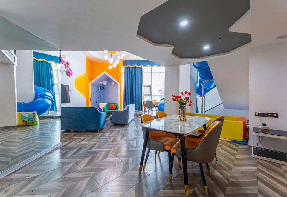 自由夢·Loft藍調滑梯大套房【洗衣機+小廚房+冰箱】