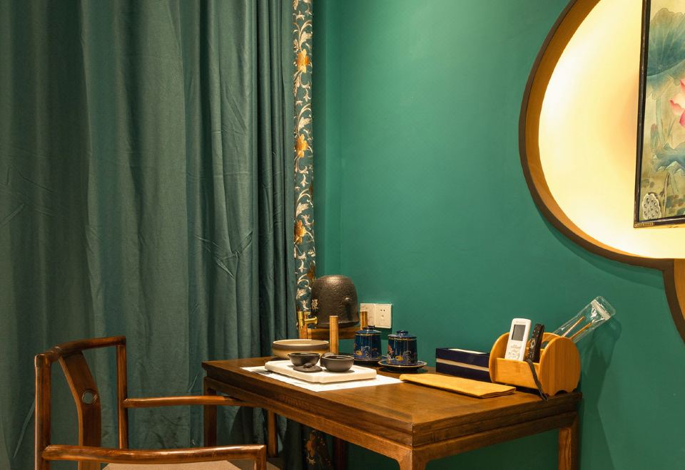 探花豪華大床套房