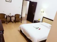 Zhangping Dongyuan Inn