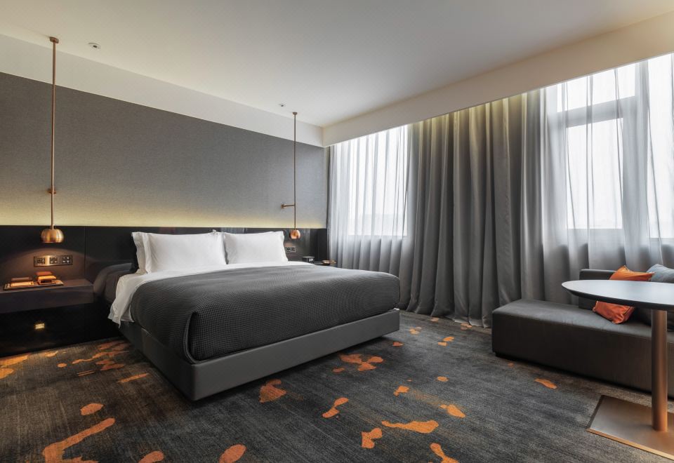 豪华大床房（智能客控+睡眠窗帘+ROSSLYN法国洗护用品）