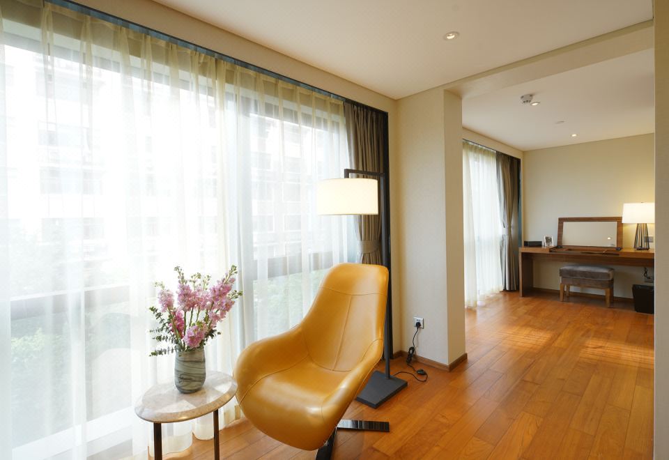 二居室行政書房公寓