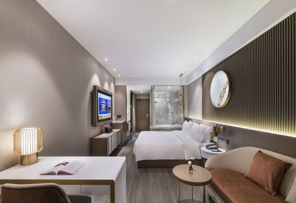 行政大床房（迷你冰箱+智能客控+电视投屏）