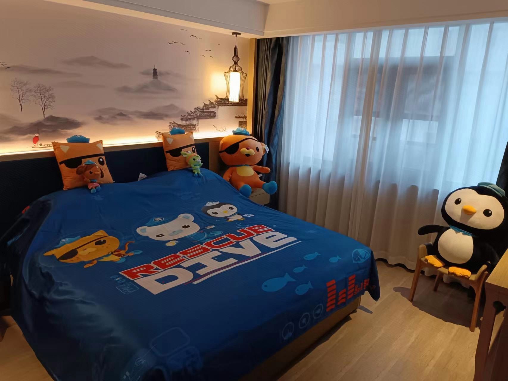Underwater Squad Parent-Child Room