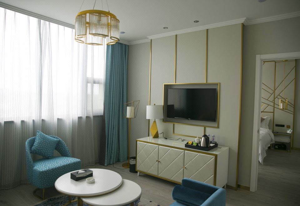 法式优雅江景豪华套房