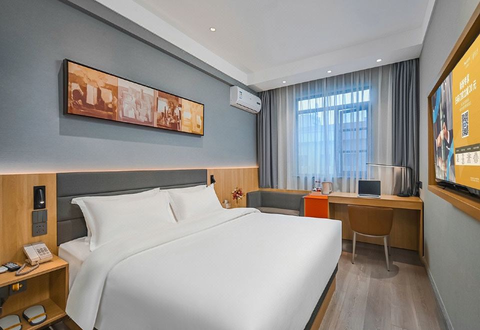 豪华大床房（办公桌椅丨采光通透）