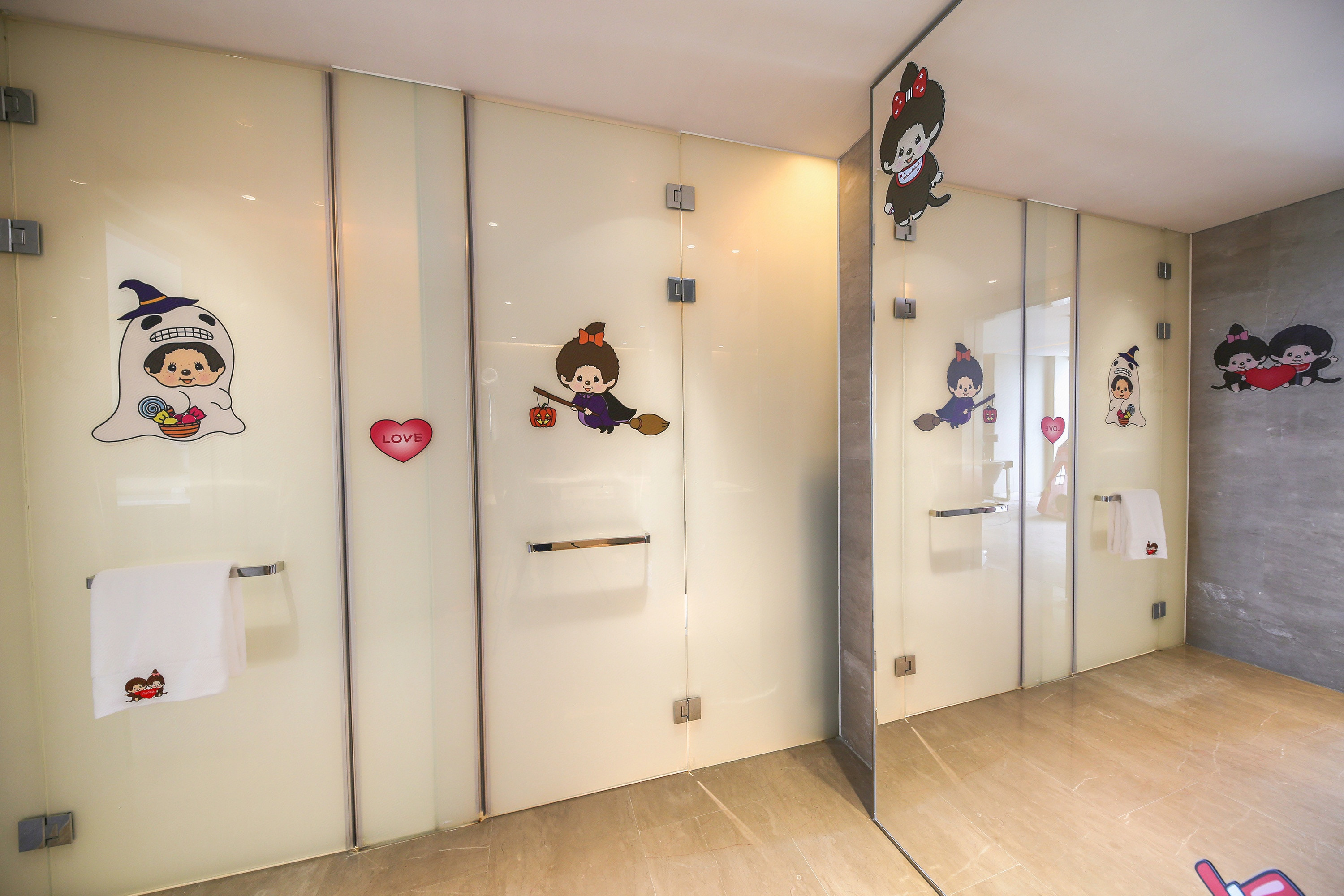 蒙奇奇主题豪华城景大床房