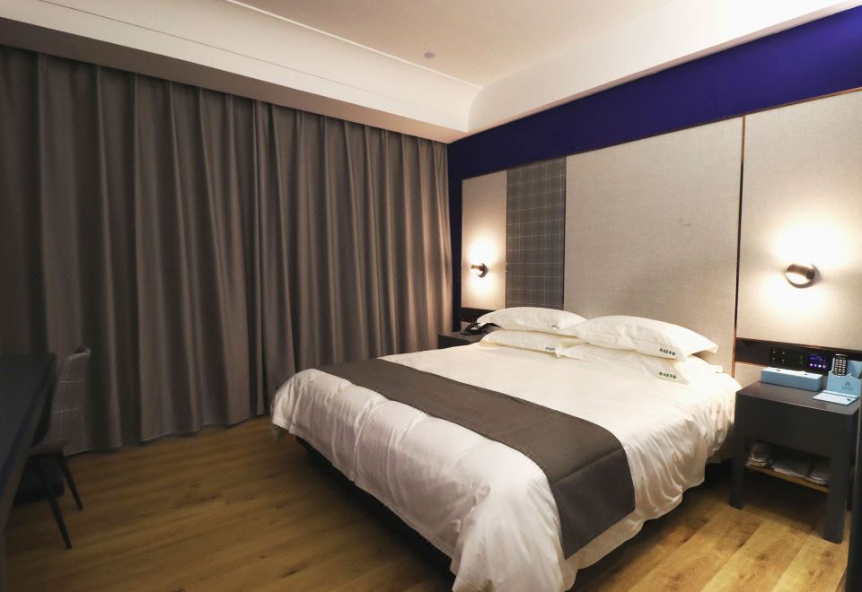 精选智能大床房