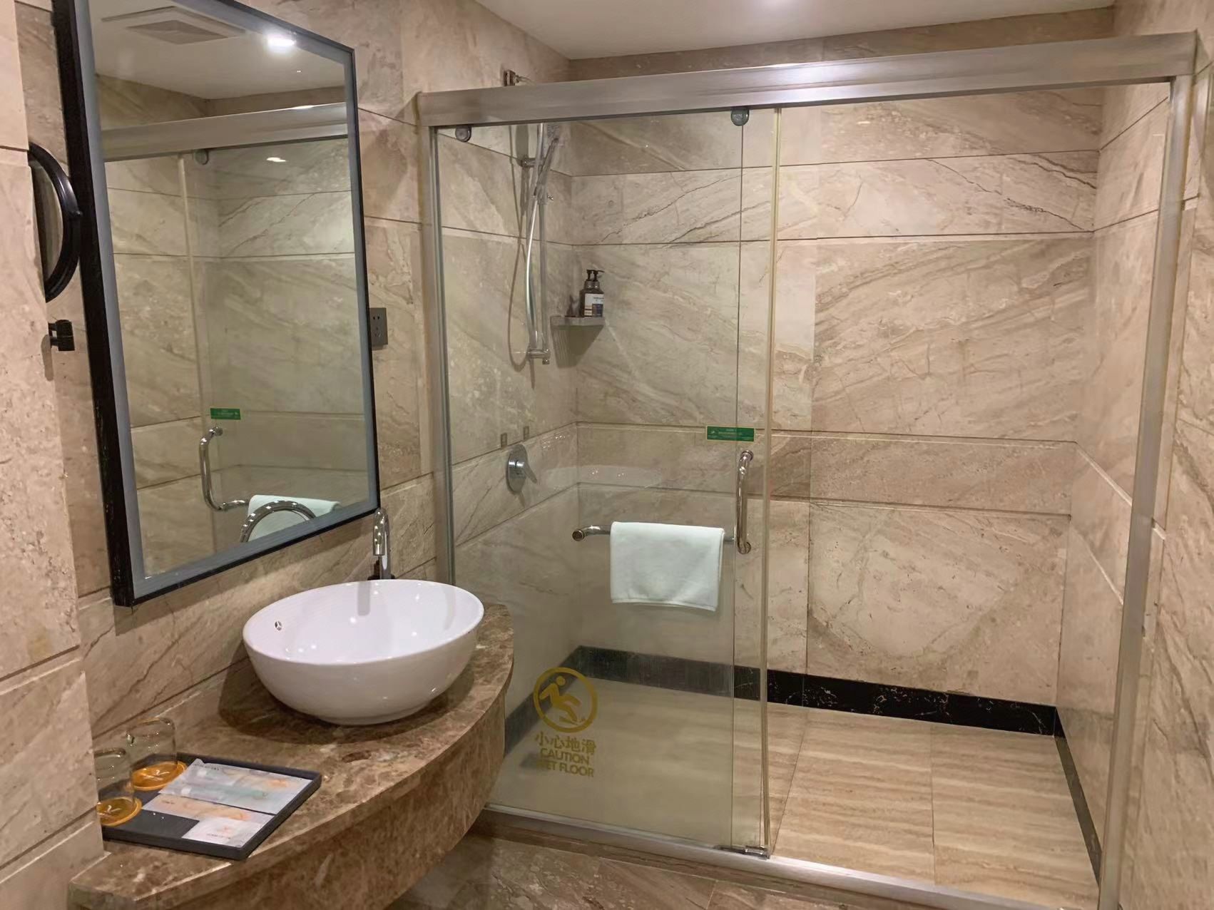 浪漫大床房（电视投屏）