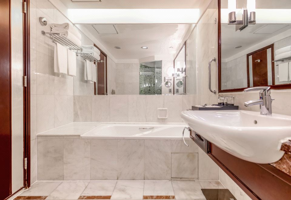 豪華廣場大床客房