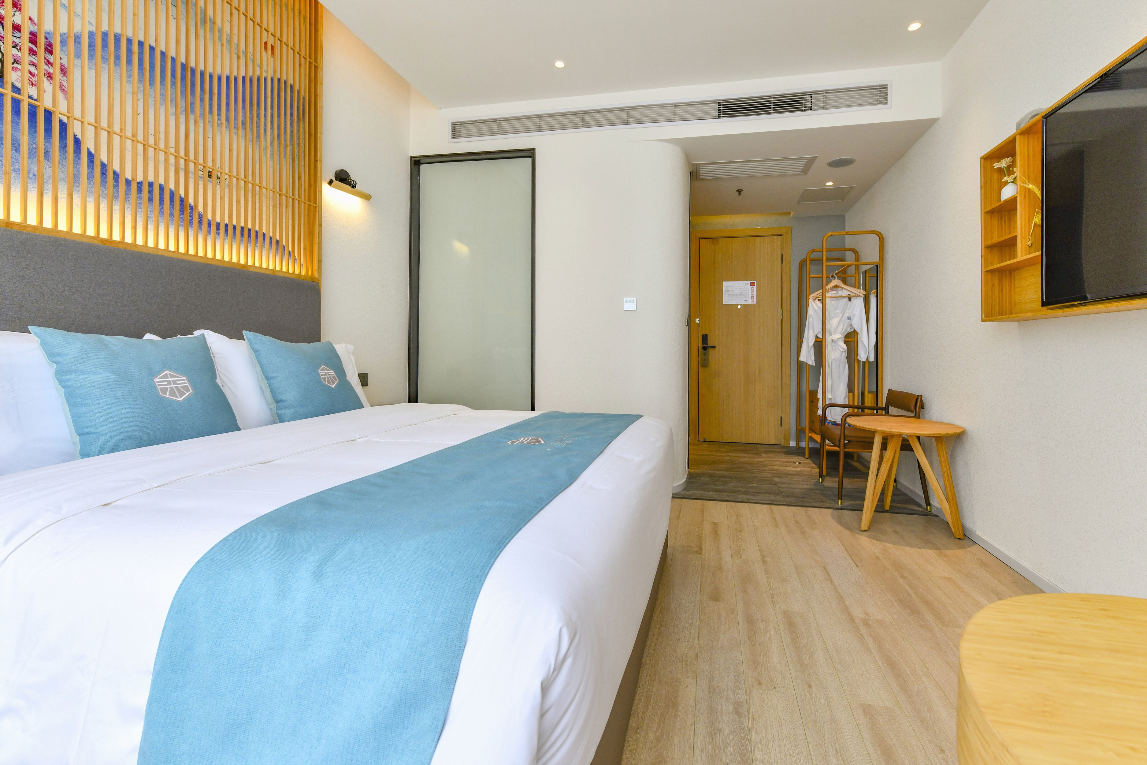 竹韵温馨大床房（内窗）