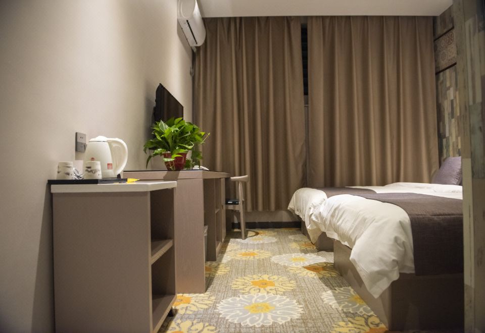 Business Standard Room