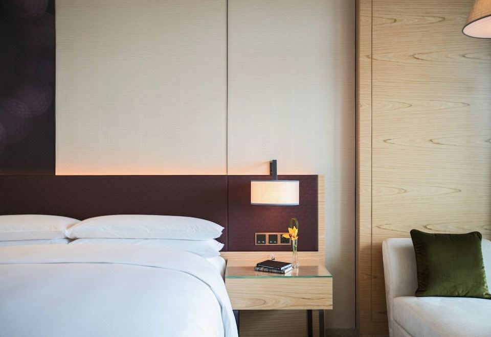 行政高爾夫景大床房【賞云端落日晚霞】