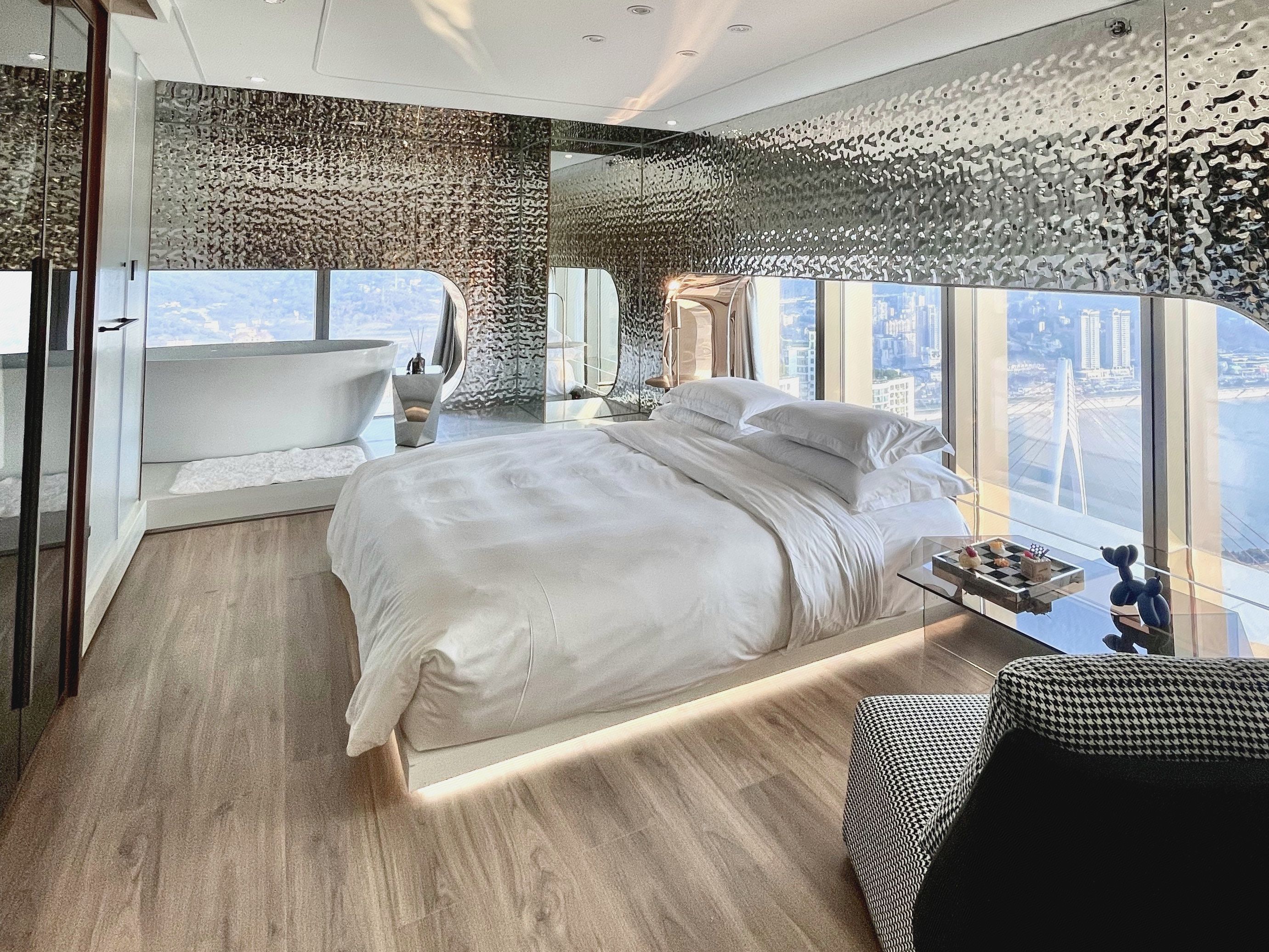 太空舱.270度江景套房