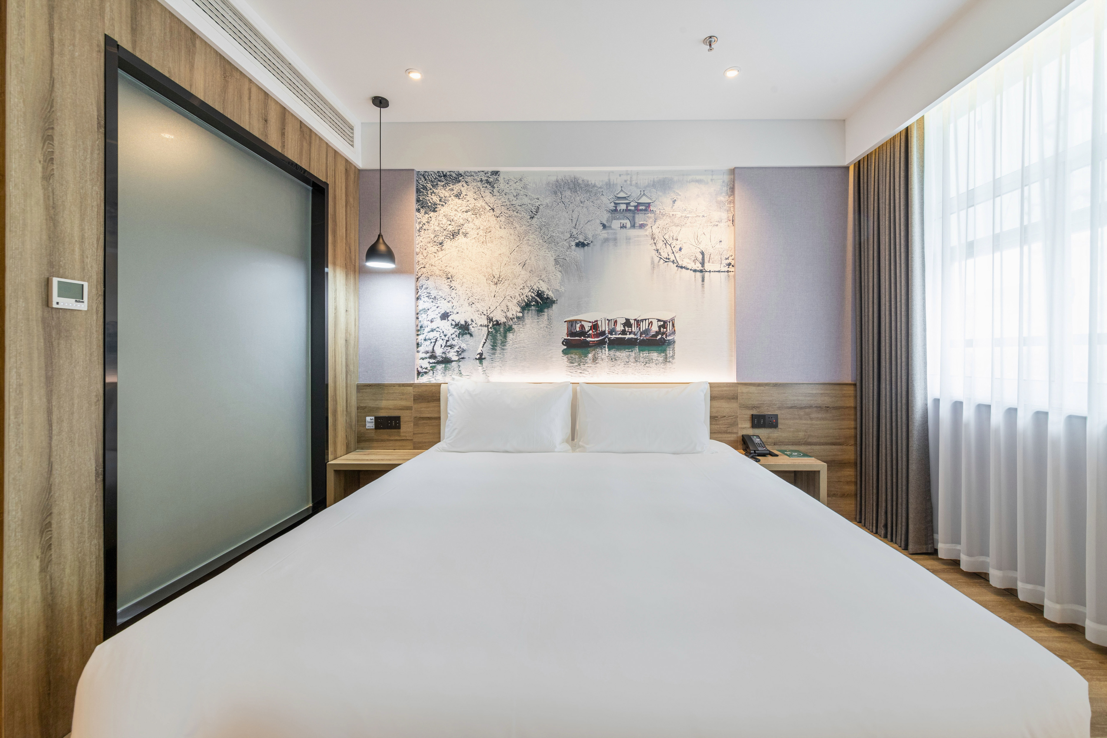 商务大床房（智能马桶＋电视投屏＋梦百合床垫）