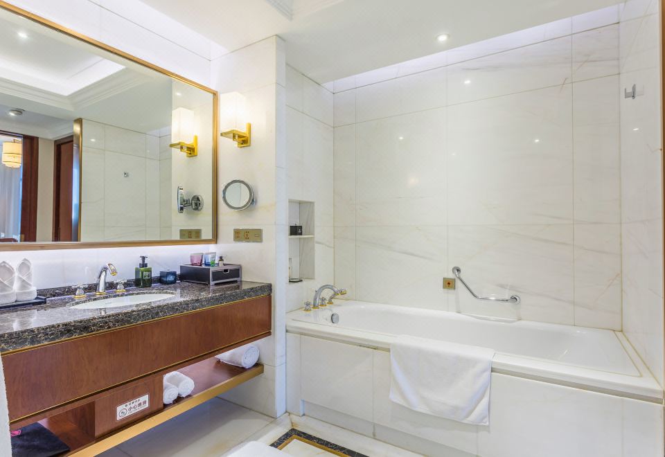 高空公園景觀房（斯林百蘭床墊+德國高儀恆温沐浴）