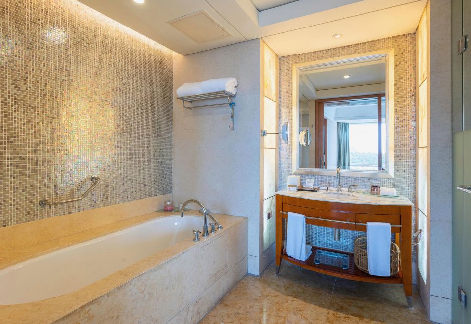 Nansha Grand Hotel Deluxe Mountain-view Twin Room