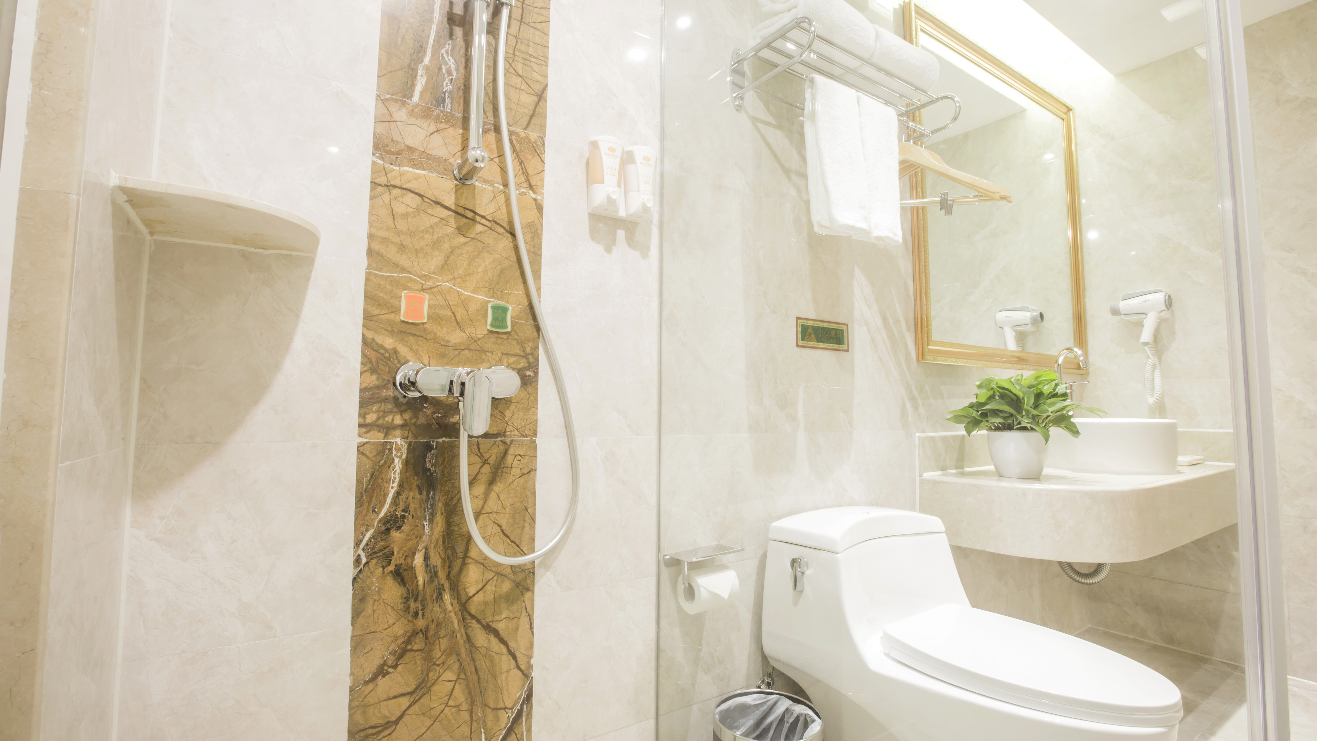 大床房（无窗）