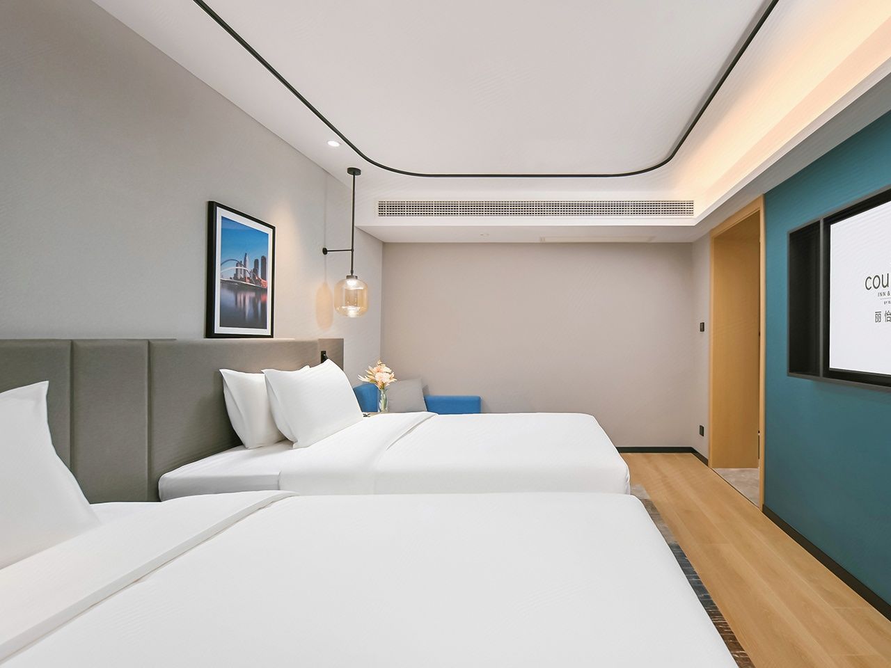 高级双床房（智能客控+小冰箱）