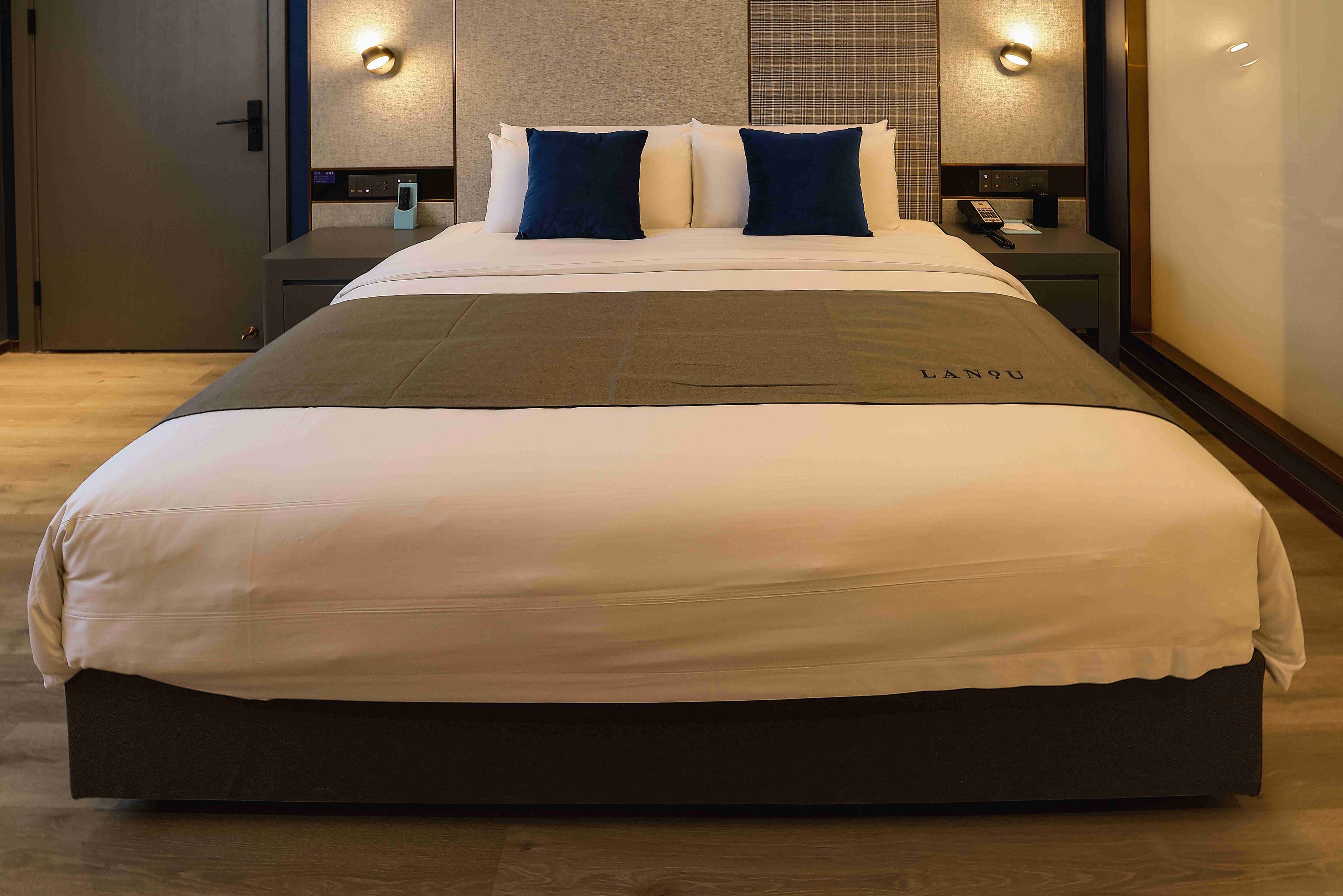 兰大师设计套房（全屋智能语音+小冰箱+独立卧室客厅）