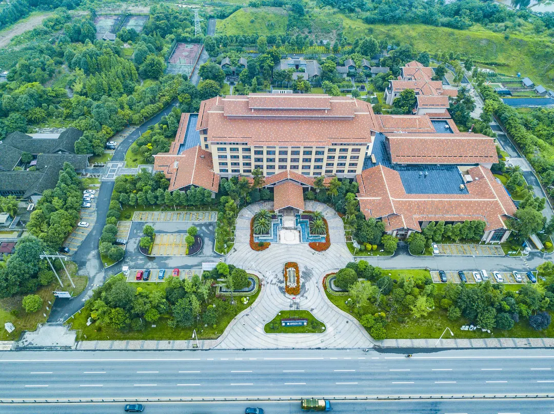 Xinjin Celebrity City Hotel（hope Outlets Store） - Chengdu