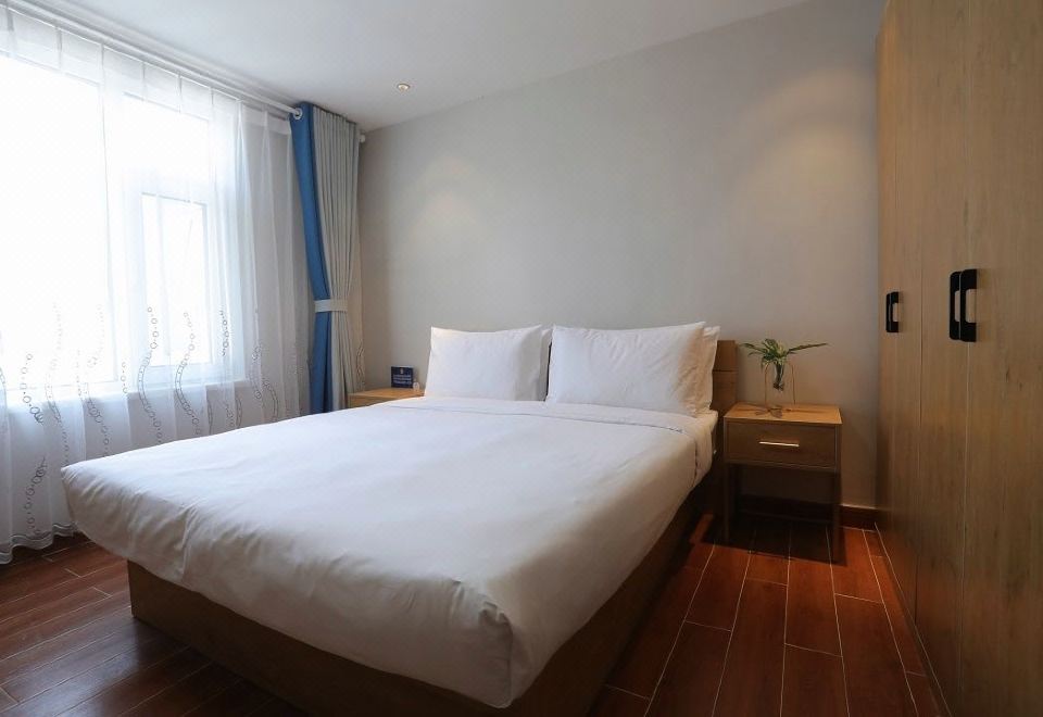 月若流金高级大床房（小冰箱+智能客控+手机投屏）