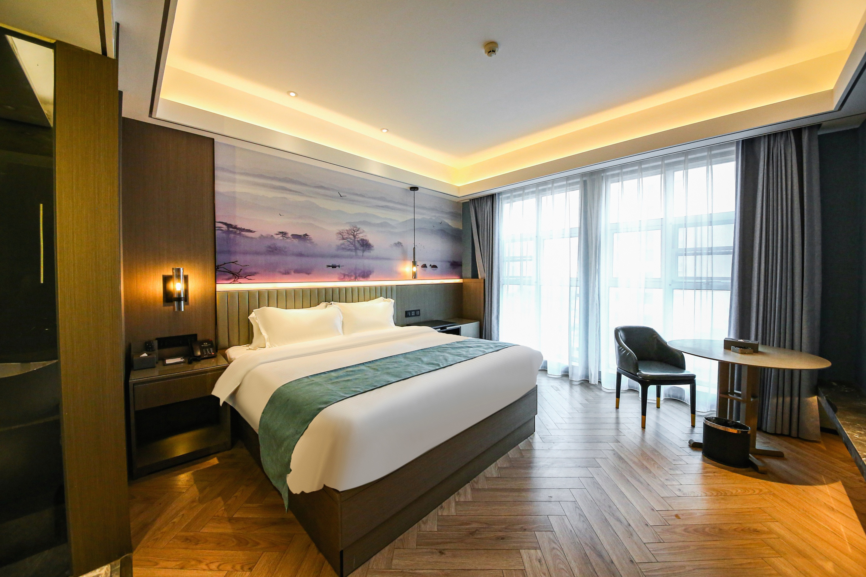 Deluxe Queen Room
