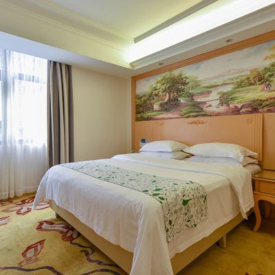 舒適大床房 格林豪泰（深圳羅湖東門老街晒布地鐵站店）優惠