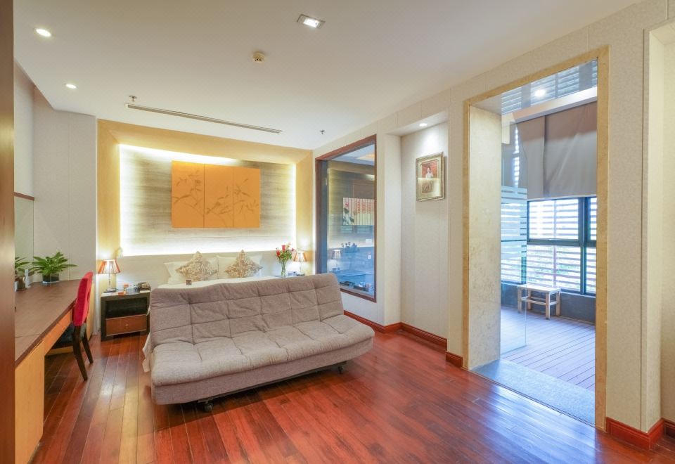 桃花汤房【温泉入户，私泡池】