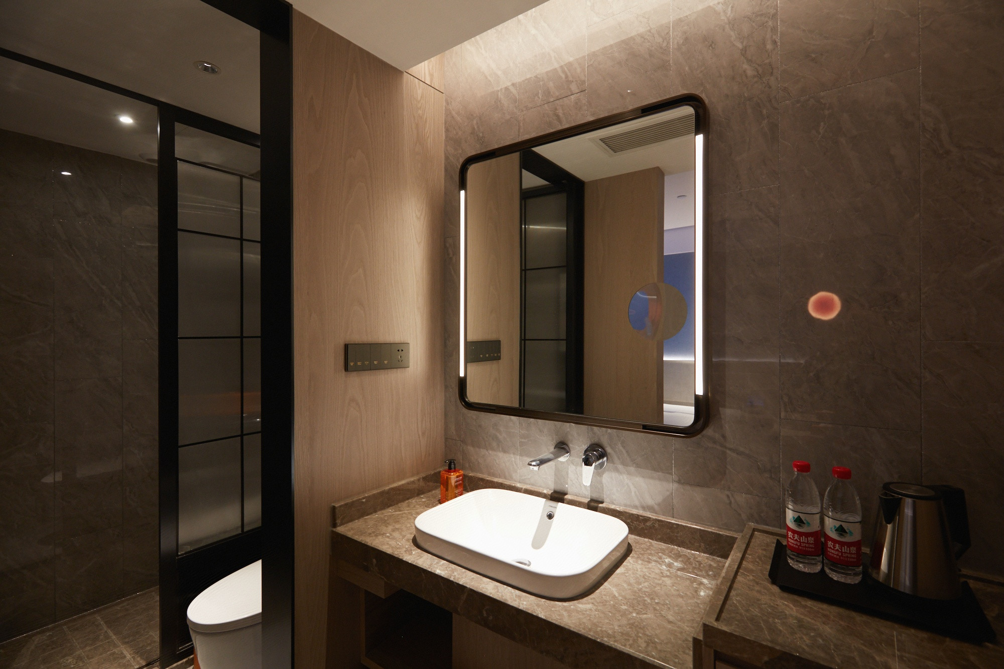 大床房（无窗）