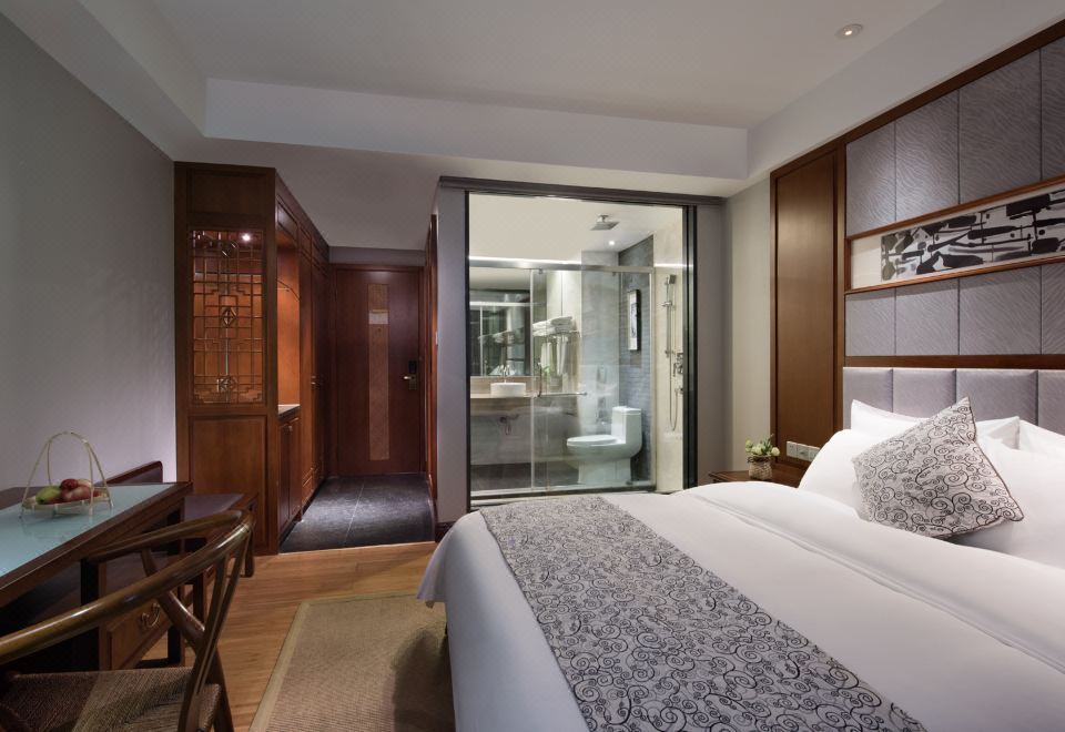 Superior Queen Room