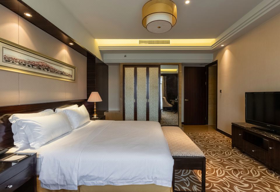 Jiangsu Yunhu International Conference CenterFamily Suite