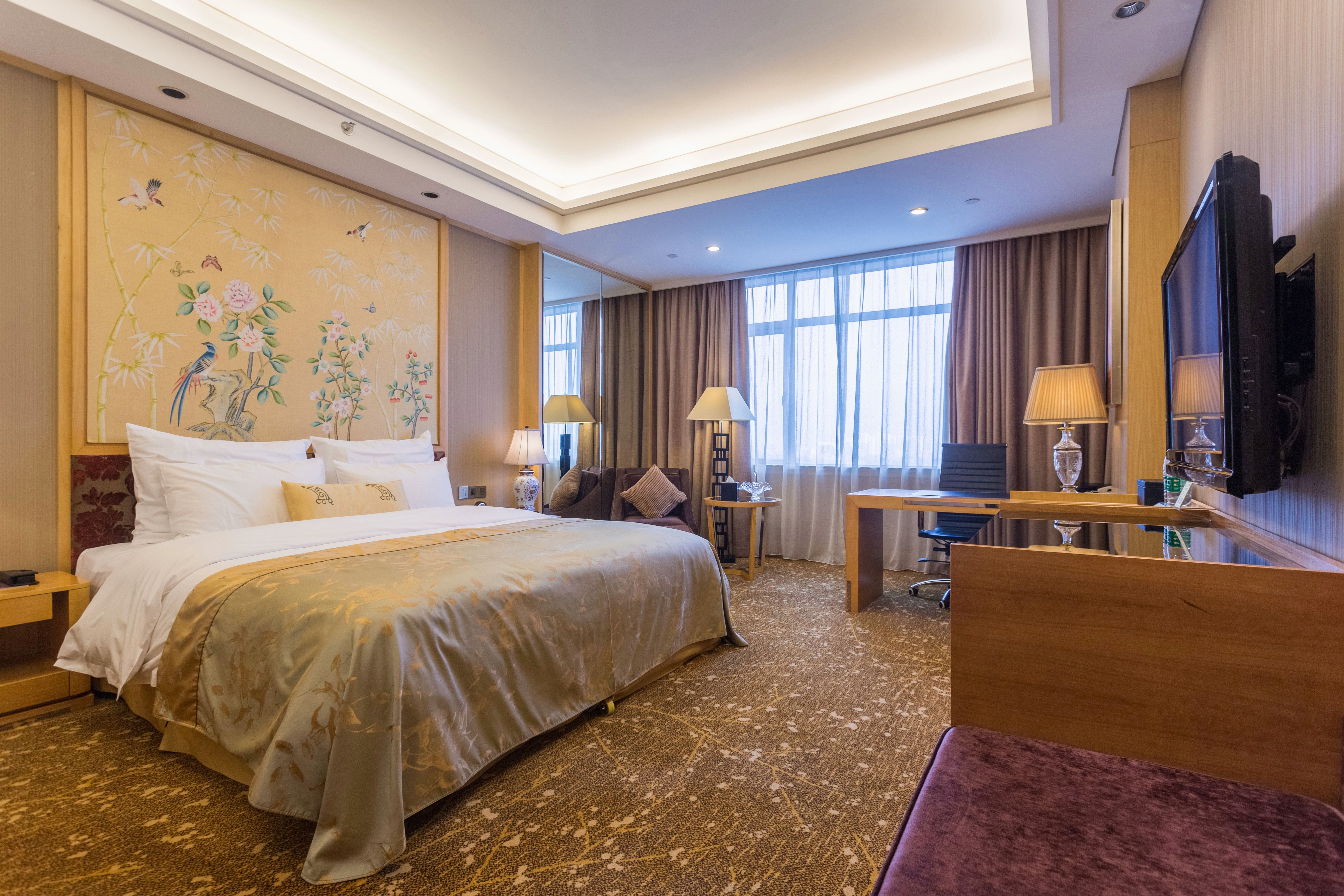 主楼豪华大床房