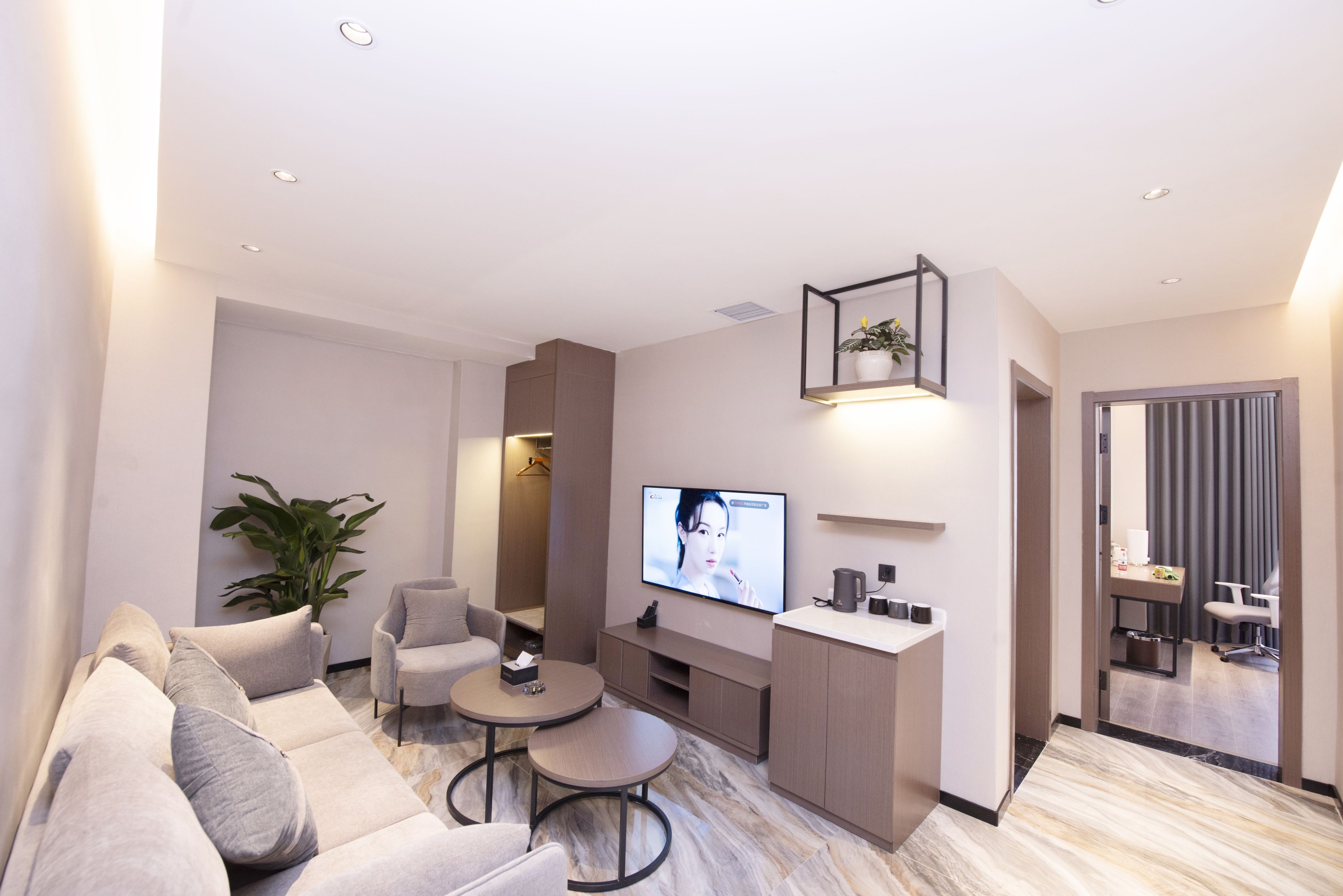 豪华套房（智能加湿器+品质床品+乾湿分离）