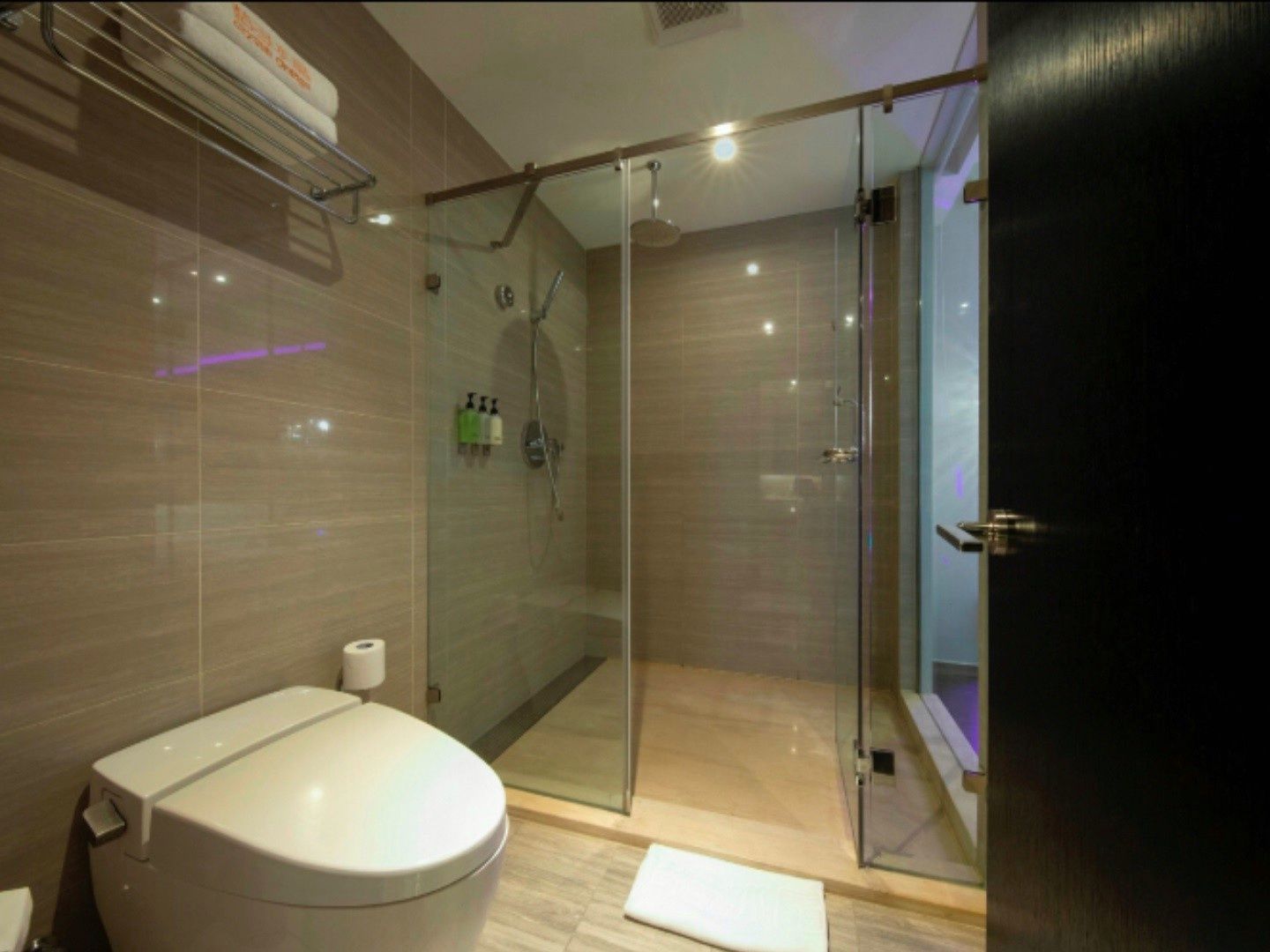 凱莉赫本（小冰箱＋深度睡眠枕）