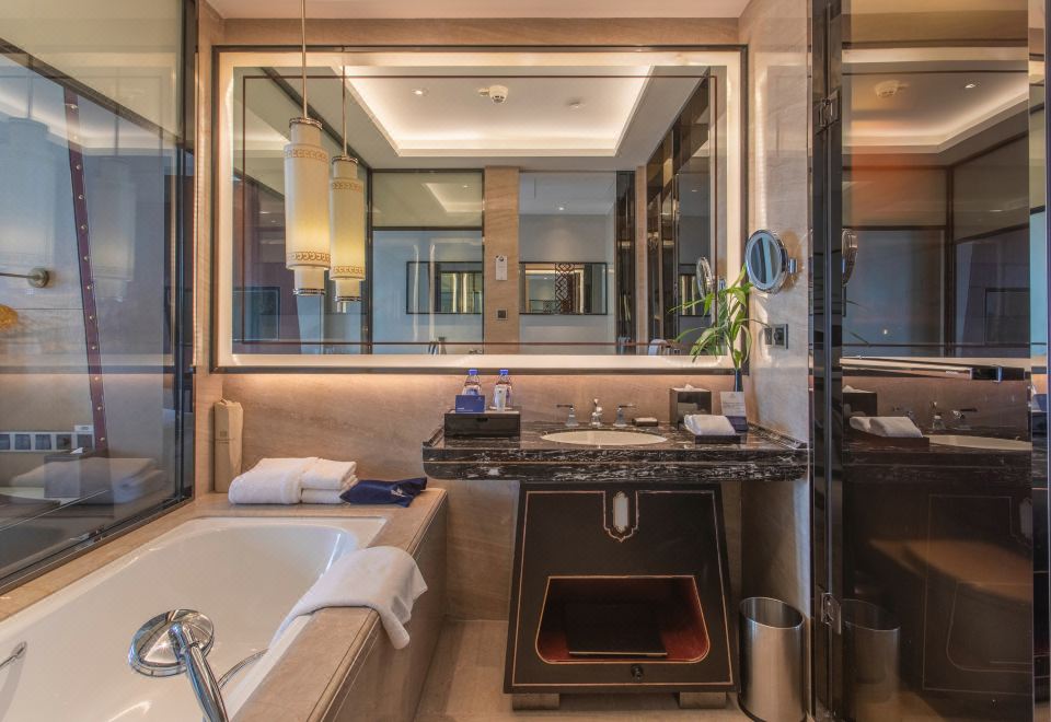 豪華大床房（繁華街景+深睡床墊+靜音加濕器）