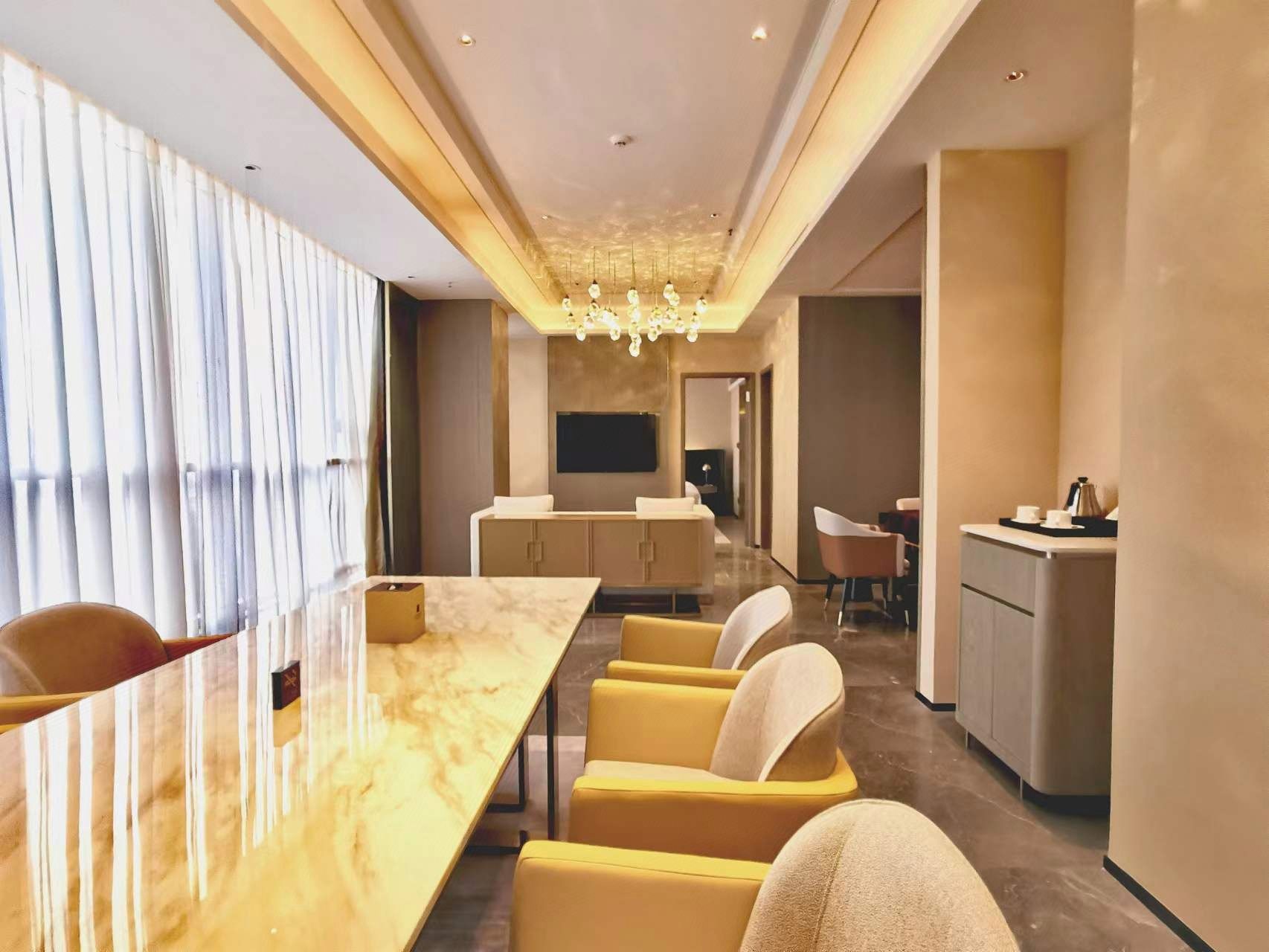 宜享套房【兩房一廳+180°全景落地窗+麻將機+Minibar】