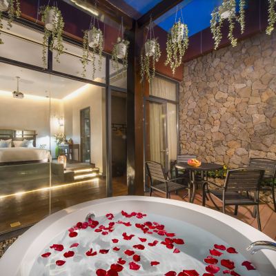 滿庭芳·雍雅大床房（私享庭院+户外浴缸+花園天台） 肇慶星語湖居酒店優惠