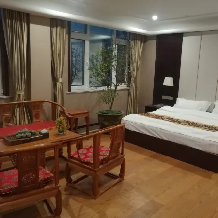 Jun Royal Pavilion Hotel
