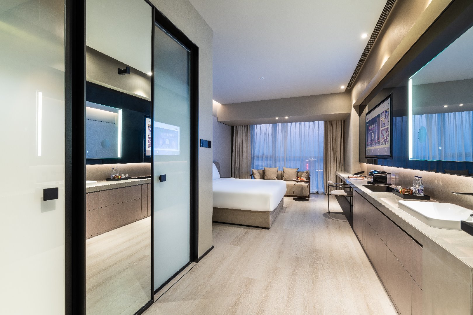 Crystal Orange (Hangzhou West Lake)豪华大床房（投屏65寸电视+小冰箱）