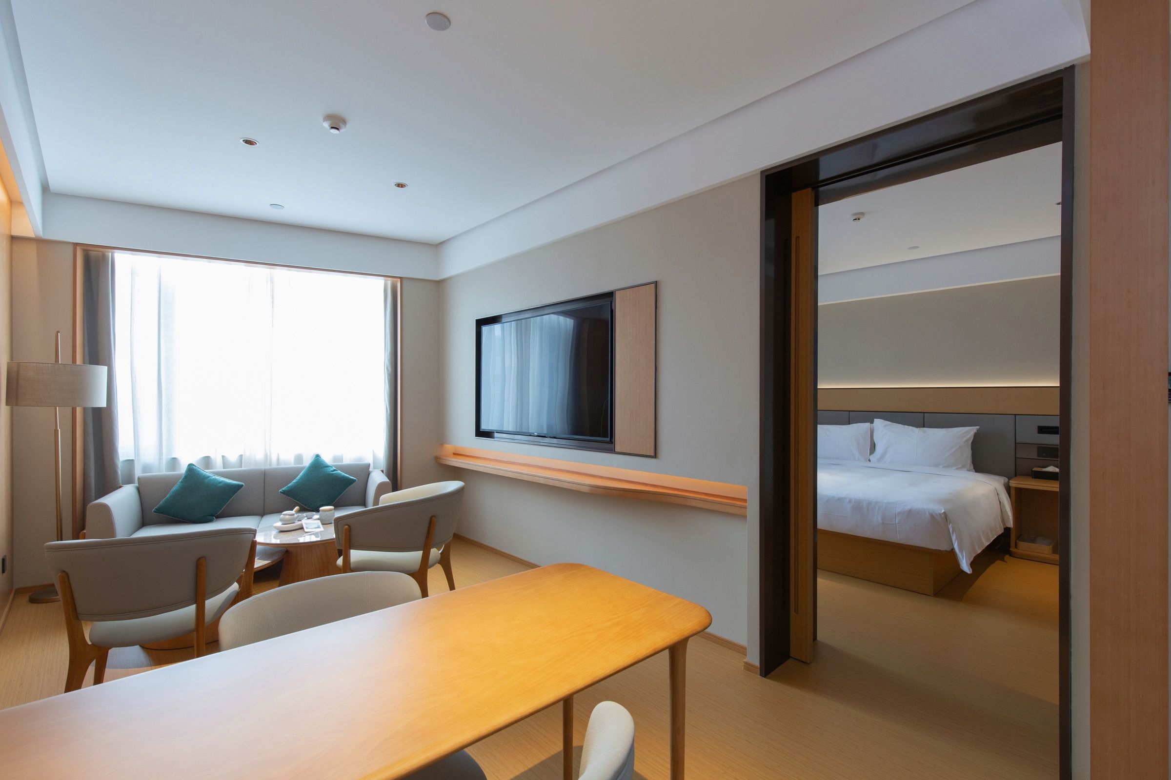 套房（獨立會客廳+投屏+冰箱+智能馬桶）