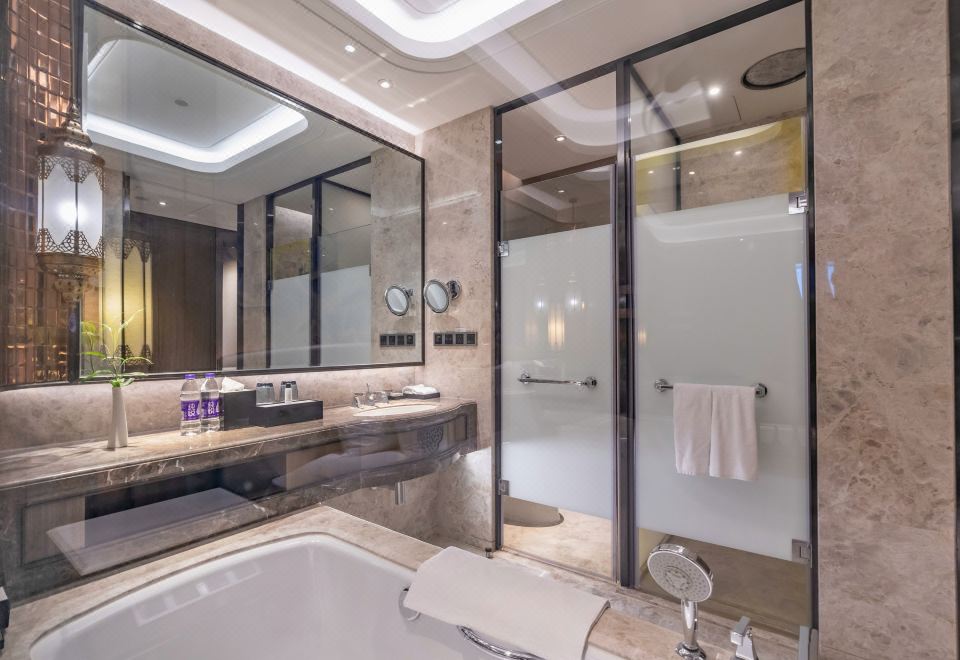 行政豪华大床房（深睡床垫+高层通透采光+加湿器）