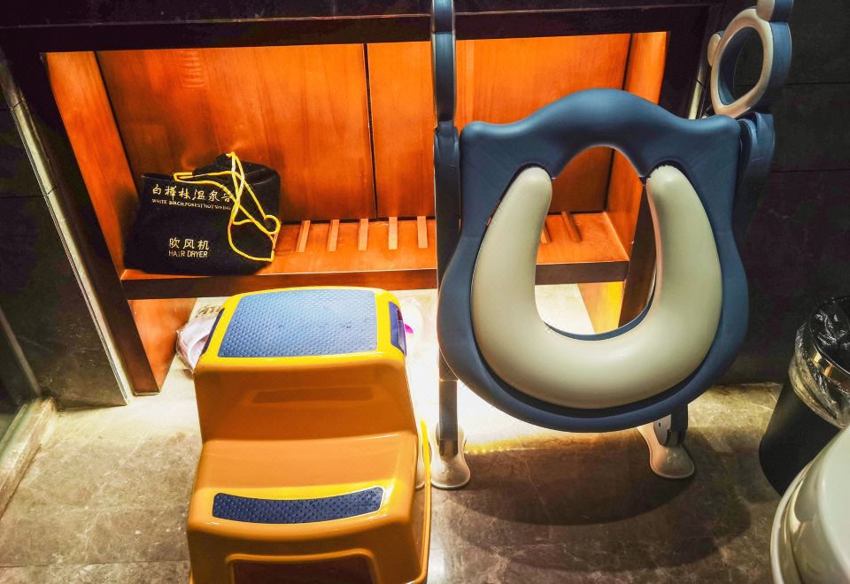 Baihualin Hot Spring Valley HotelPea Planet Theme Family Standard Room