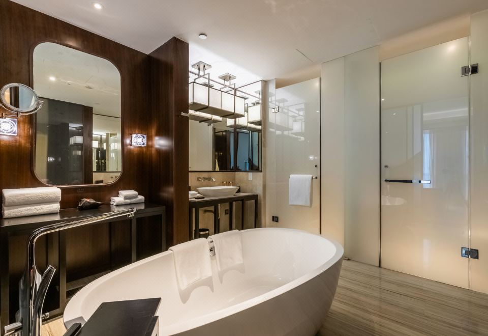 單臥行政套房【高樓層+獨立起居室+雙衞+戴森吹風機】